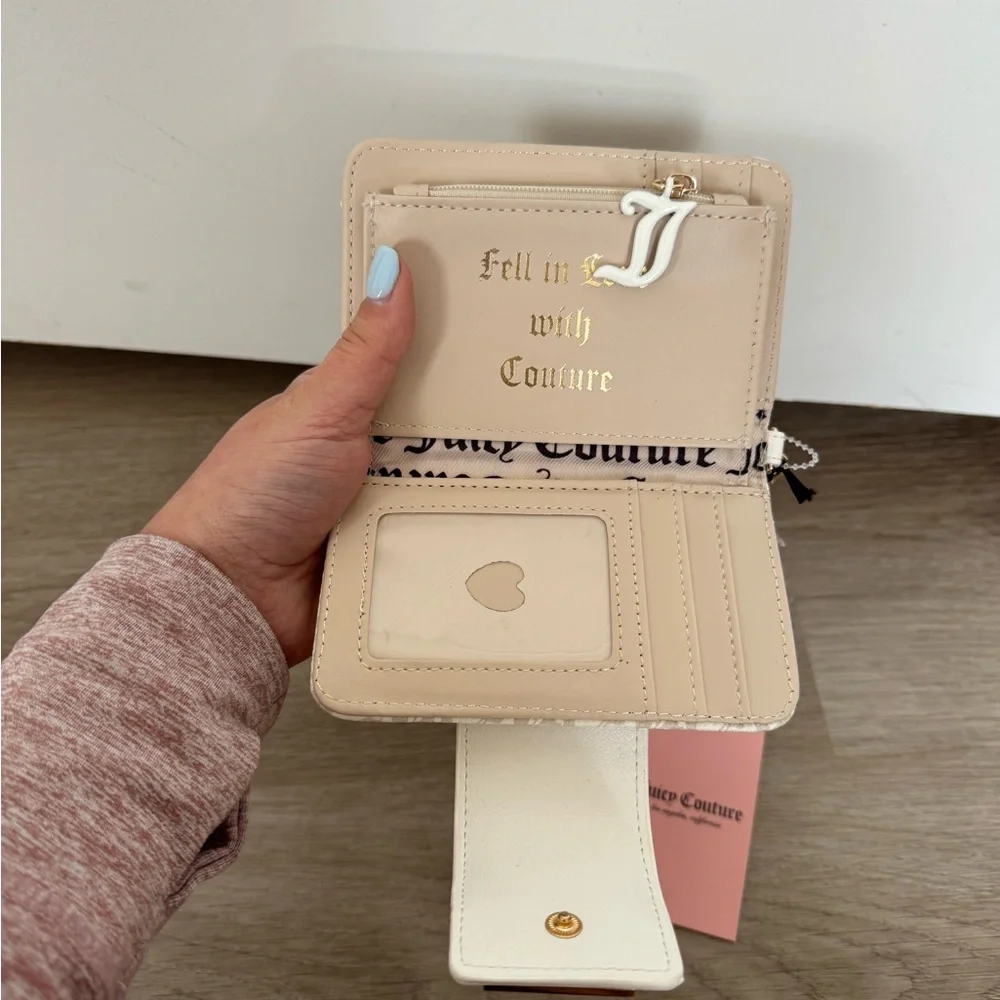 Juicy Couture Cream and Gold Wallet - Picture 8 of 8